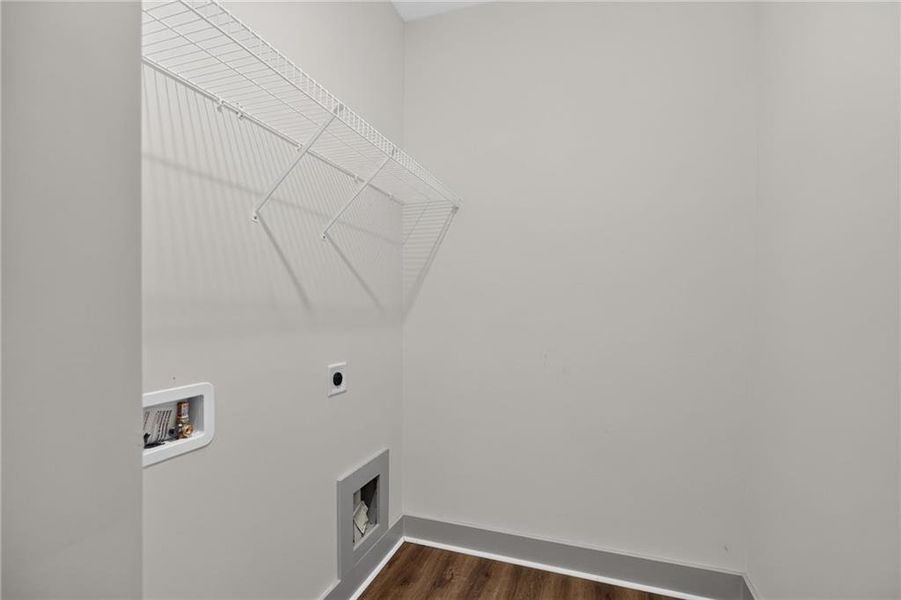 Spacious, unfurnished interior of a new home in , Silver Creek (Image 29).