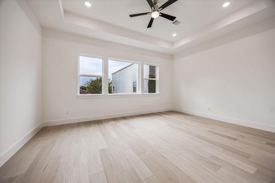 Spacious, unfurnished interior of a new home in The Heights Haus Collection, Houston (Image 20).