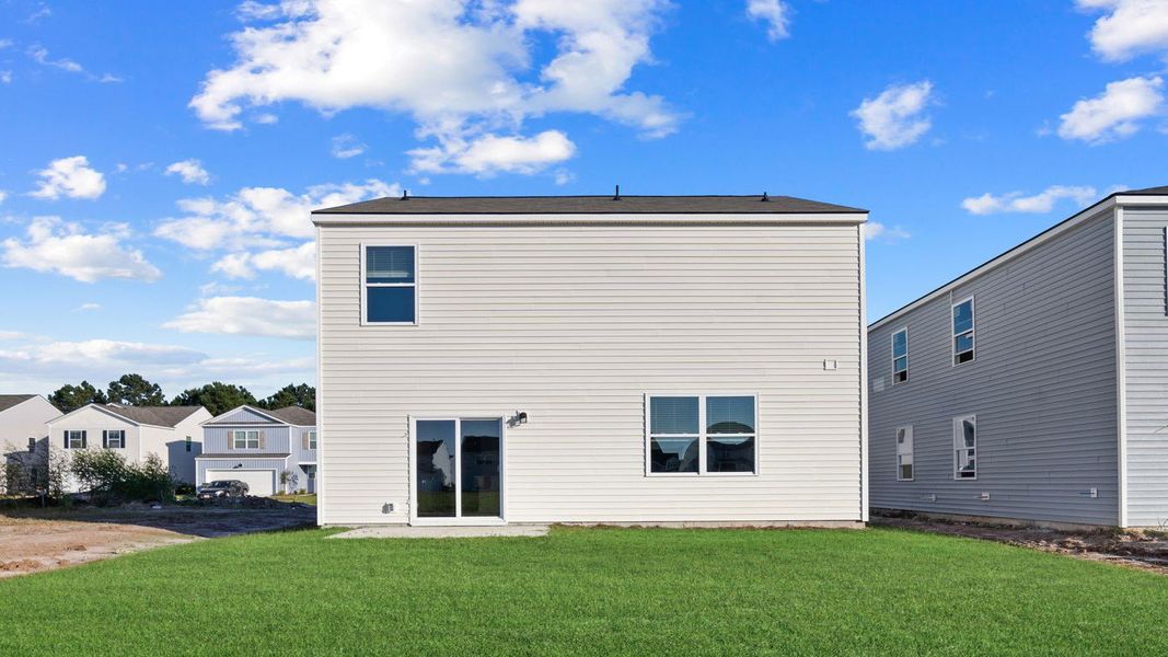 Exterior details and patio area of a home in Rice Hope, Port Wentworth (Image 2).