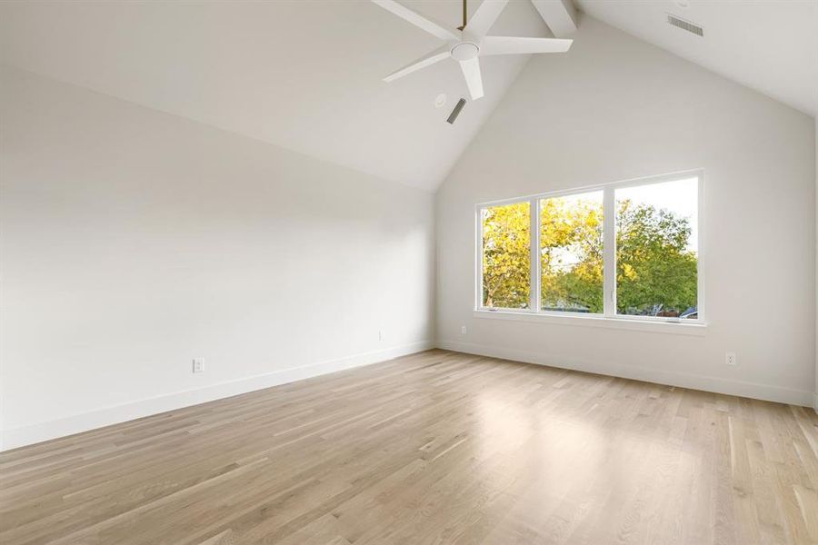 Spacious, unfurnished interior of a new home in , Dallas (Image 26).