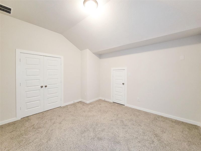 Spacious, unfurnished interior of a new home in Creekside Farms, Richmond (Image 21).