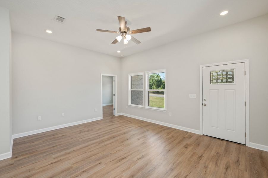 Representative unfurnished interior of a home built from the Savannah by CJL Homes in Oak Hollow, Crestview (Image 15).