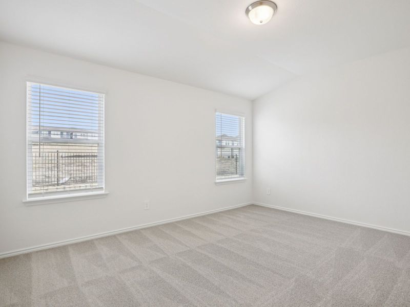 Spacious, unfurnished interior of a new home in Turner's Village, Buda (Image 10).