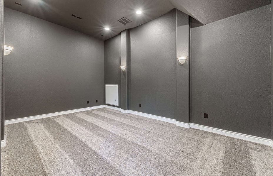 Representative unfurnished interior of a home built from the 3326 by Ravenna Homes in Cross Creek West, Fulshear (Image 58).