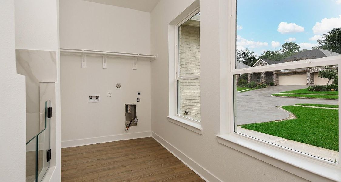Spacious, unfurnished interior of a new home in , Conroe (Image 15).