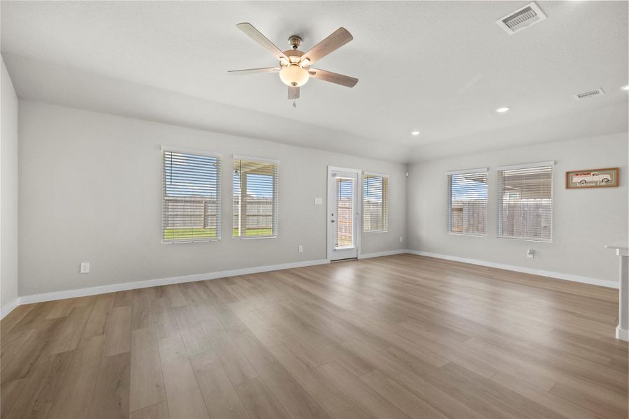 Spacious, unfurnished interior of a new home in Wall Street Village, Richmond (Image 20).