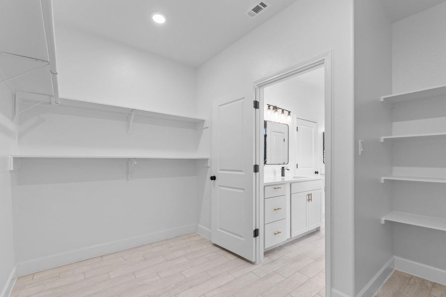 Image 27 of a home in .