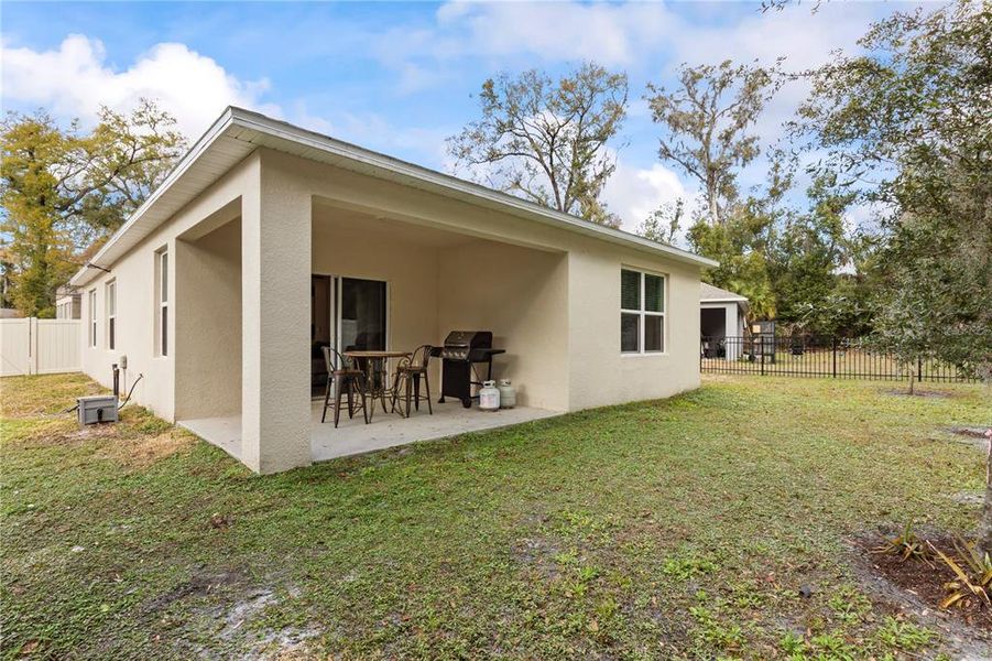 Exterior details and patio area of a home in Pelham Park, Deland (Image 27).