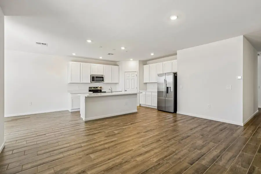 Representative images and renderings are for illustrative purposes. Actual structural options and design finishes of home may vary.