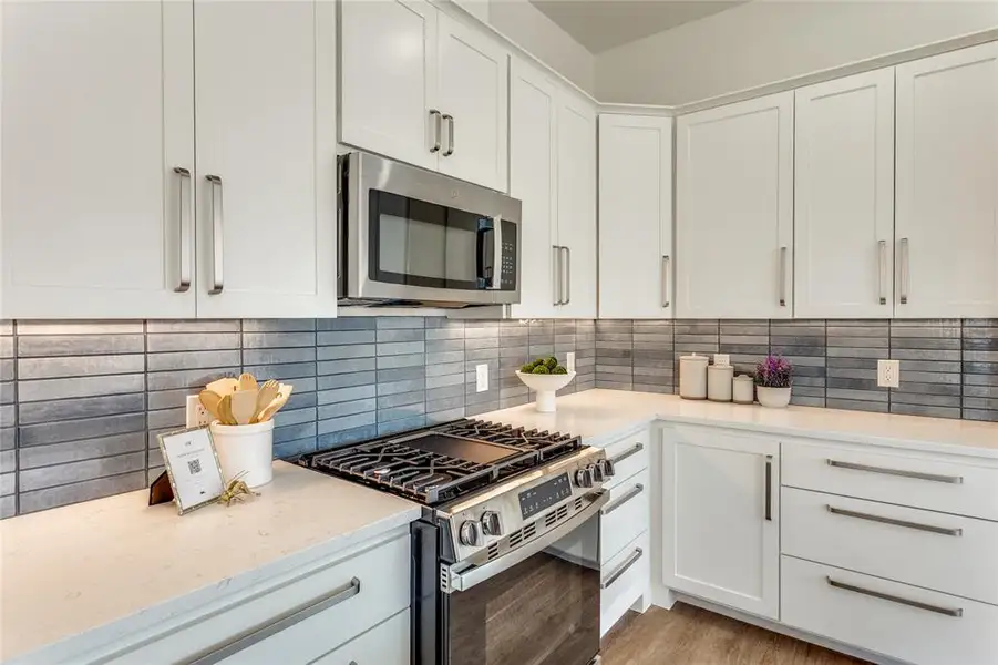 Furnished interior view inside a new home in , Fort Worth (Image 7).