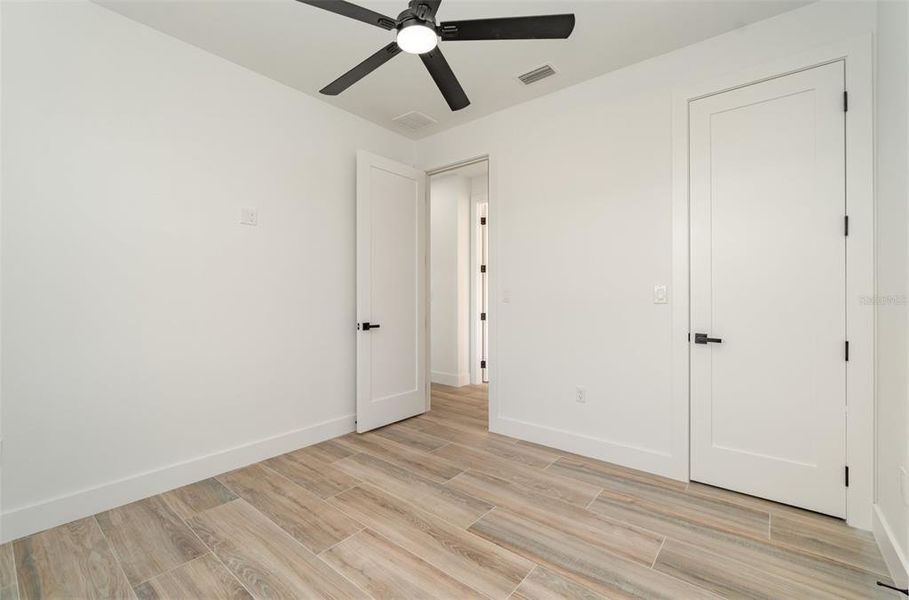 Spacious, unfurnished interior of a new home in , Cape Coral (Image 33).