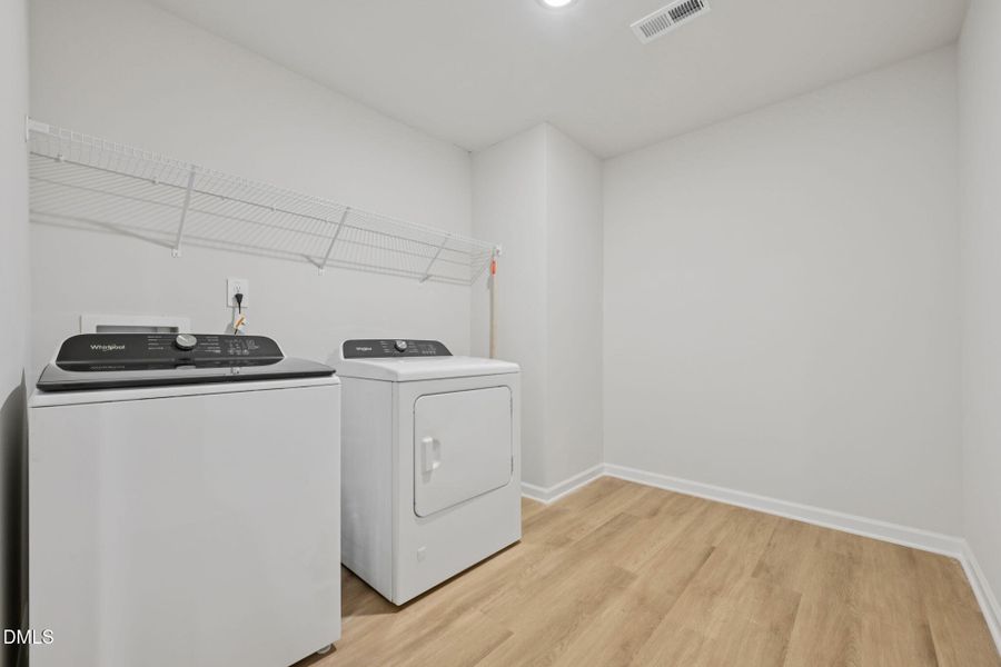 25-web-or-mls-Raleigh - Oak Manor - 500