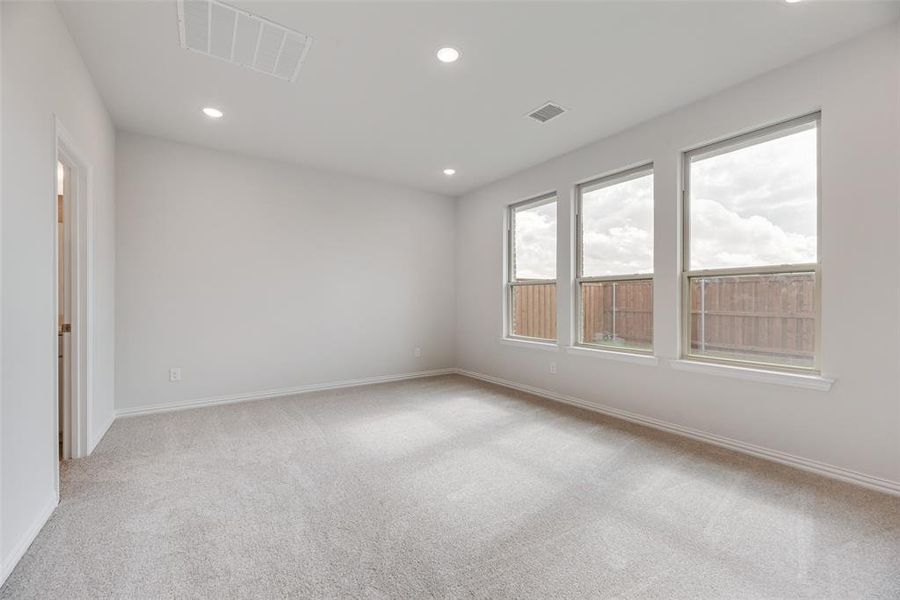 Spacious, unfurnished interior of a new home in Spiritas Ranch, Little Elm (Image 21). Spacious, unfurnished interior of a new home in Spiritas Ranch, Little Elm (Image 21).
