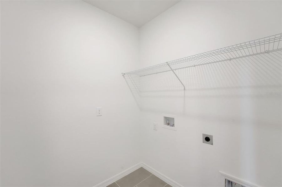 Spacious, unfurnished interior of a new home in Shores at Mirada, San Antonio (Image 21).