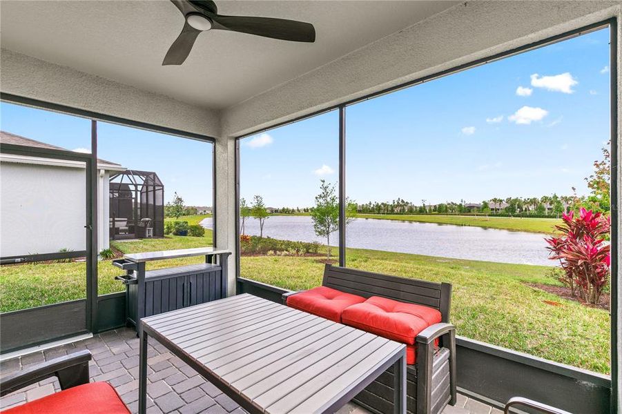 Exterior details and patio area of a home in , St. Cloud (Image 4).