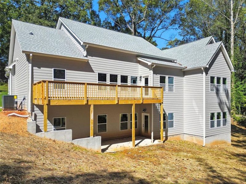 Exterior details and patio area of a home in , Mableton (Image 1).