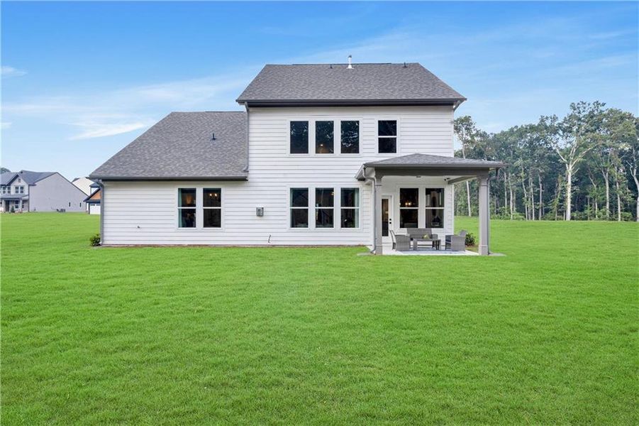 Exterior details and patio area of a home in Pickens Bluff, Hiram (Image 4).