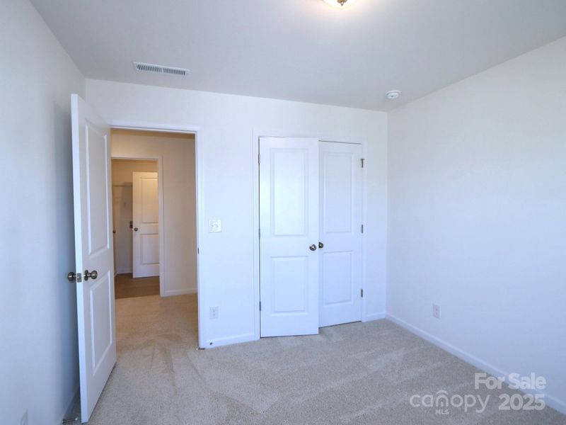 Secondary bedroom Secondary bedroom