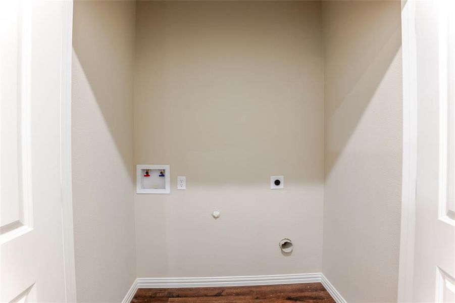 Spacious, unfurnished interior of a new home in , Tolar (Image 15). Spacious, unfurnished interior of a new home in , Tolar (Image 15).