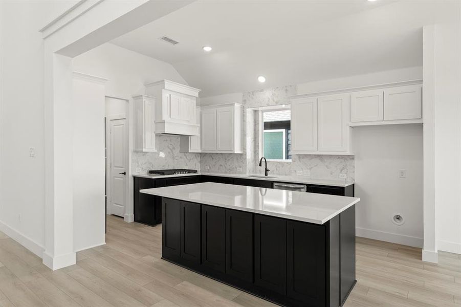 10. 9613 Westchester - Kitchen (2)