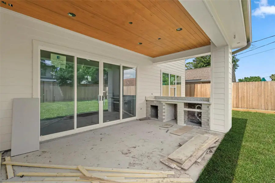 Full outdoor kitchen will be installed upon completion. Full outdoor kitchen will be installed upon completion.