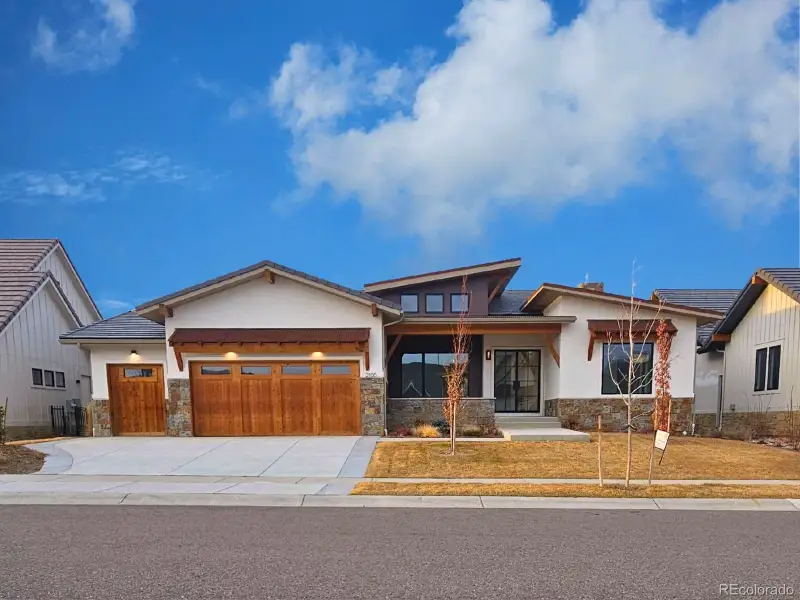 Life....but Better!! Luxury Lifestyle that you have been dreaming of - 2110 Scottsdale @ Heron Lakes