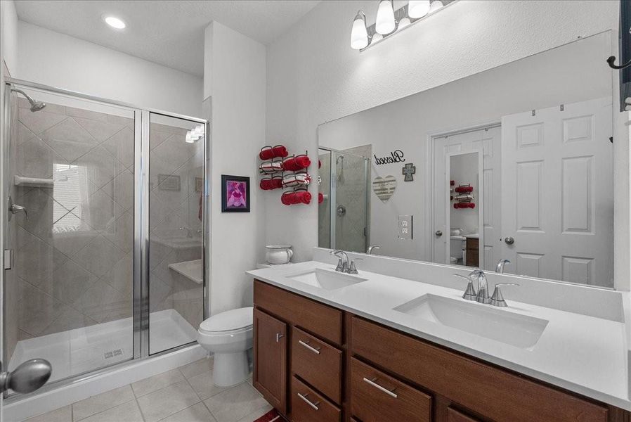 Furnished interior view inside a new home in , Alvin (Image 29). Furnished interior view inside a new home in , Alvin (Image 29).