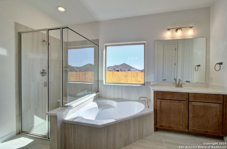 Furnished interior view inside a new home in Meyer Ranch – Premier, New Braunfels (Image 10).