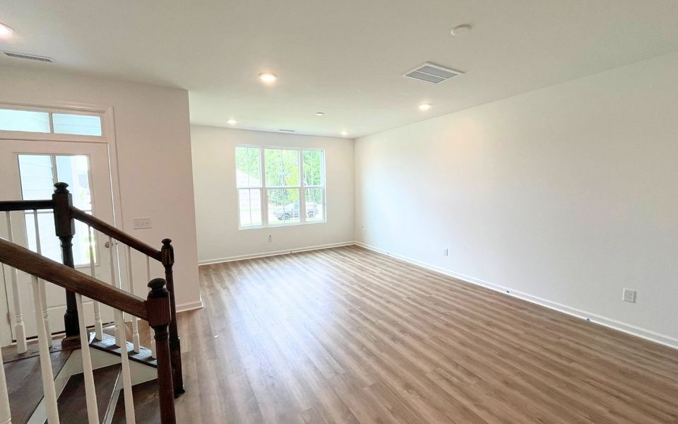 Spacious, unfurnished interior of a new home in Wendell Falls, Wendell (Image 8).
