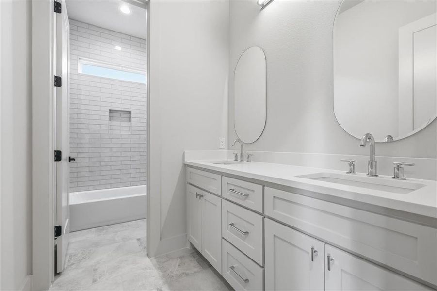 Furnished interior view inside a new home in , Red Oak (Image 33).