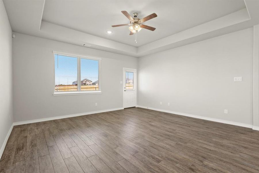 Spacious, unfurnished interior of a new home in Rocky Creek Crossing, Fort Worth (Image 11). Spacious, unfurnished interior of a new home in Rocky Creek Crossing, Fort Worth (Image 11).