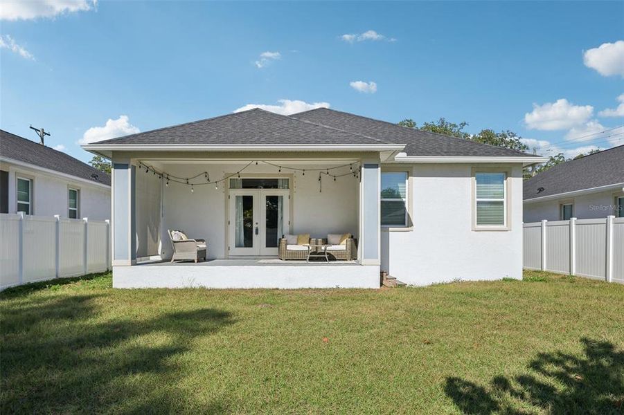 Exterior details and patio area of a home in , Tampa (Image 23).