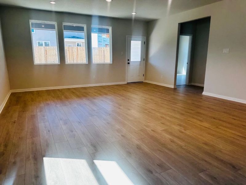 Spacious, unfurnished interior of a new home in Patterson Ranch, Georgetown (Image 14).