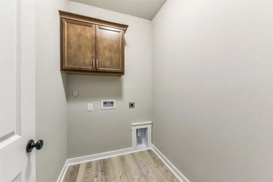 Spacious, unfurnished interior of a new home in Aldeana, Bonney (Image 32).