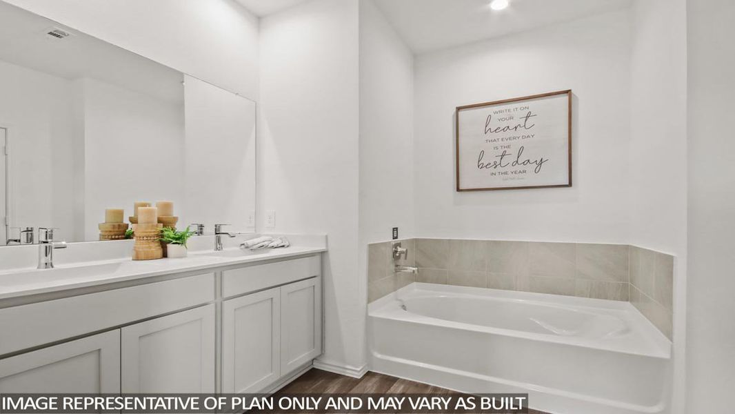 Furnished interior view inside a new home in East Williams Cove, Conroe (Image 8).