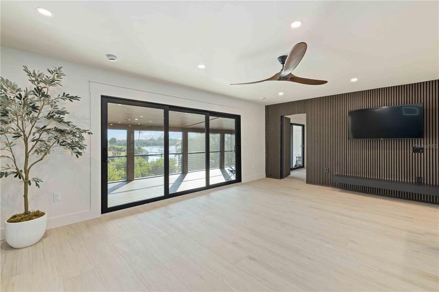Spacious, unfurnished interior of a new home in , Englewood (Image 31).