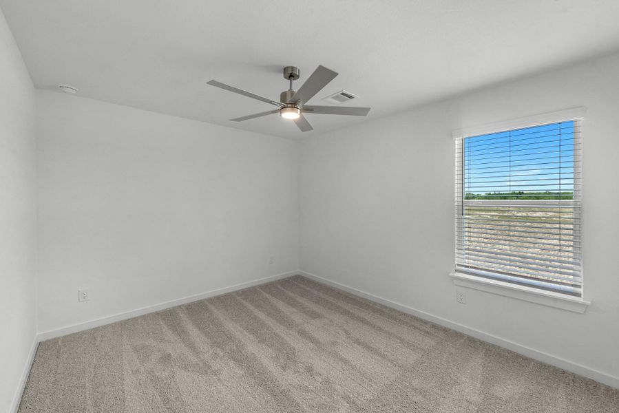 Spacious, unfurnished interior of a new home in Grand Mason Crossing, Katy (Image 17).
