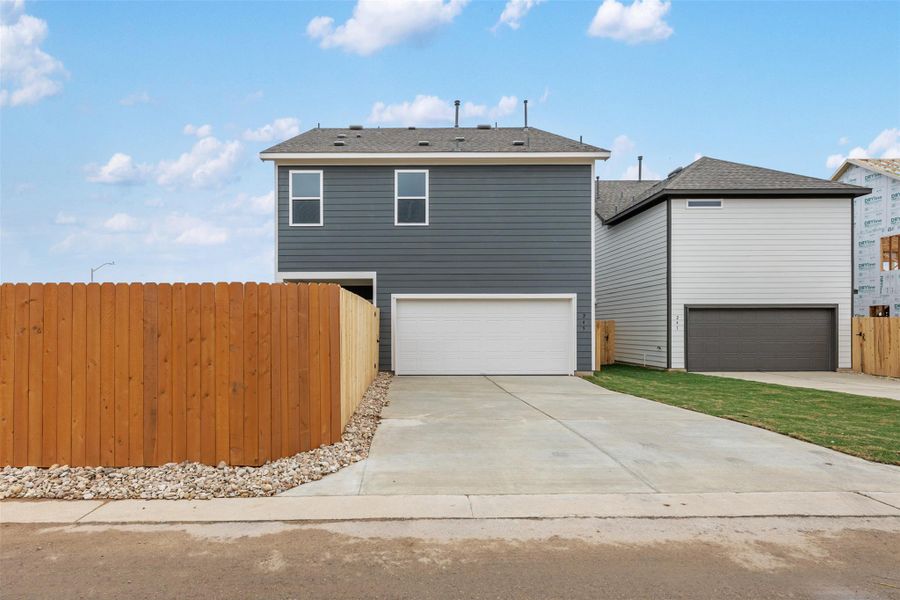 Representative images and renderings are for illustrative purposes. Actual structural options and design finishes of home may vary.