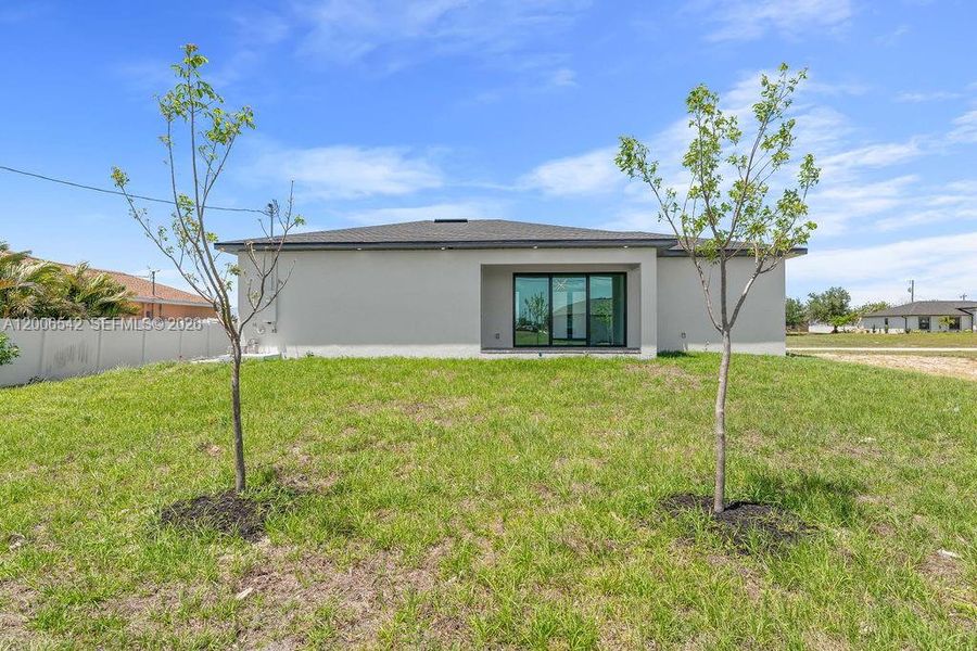 Exterior details and patio area of a home in , Cape Coral (Image 3).