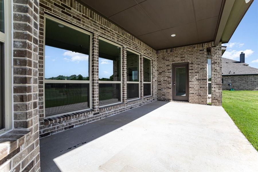 Spacious, unfurnished interior of a new home in , Waxahachie (Image 34).