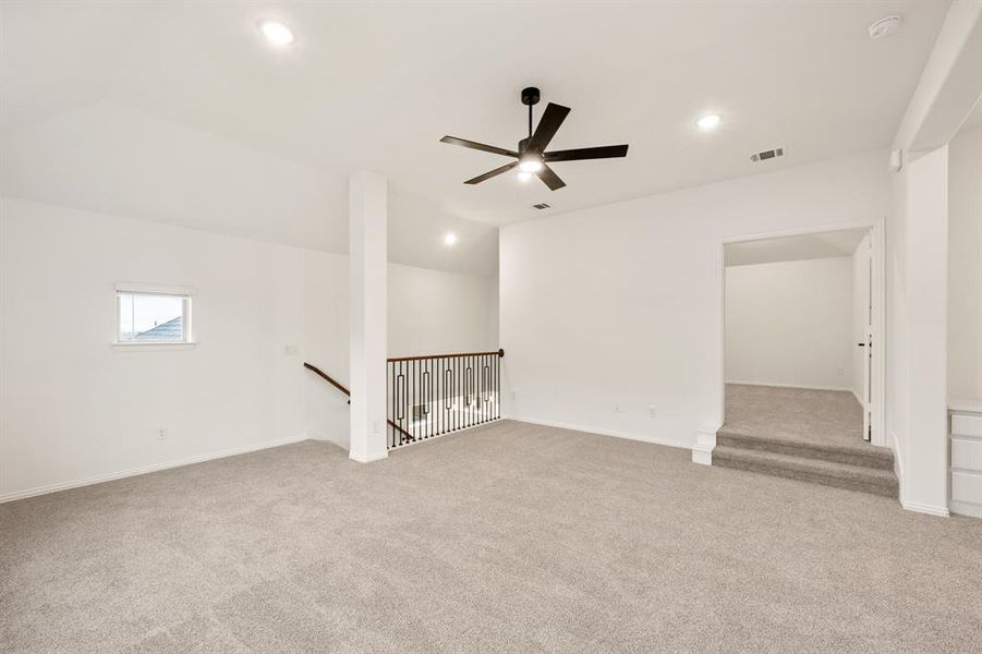 Spacious, unfurnished interior of a new home in Villages of Hurricane Creek, Anna (Image 29).