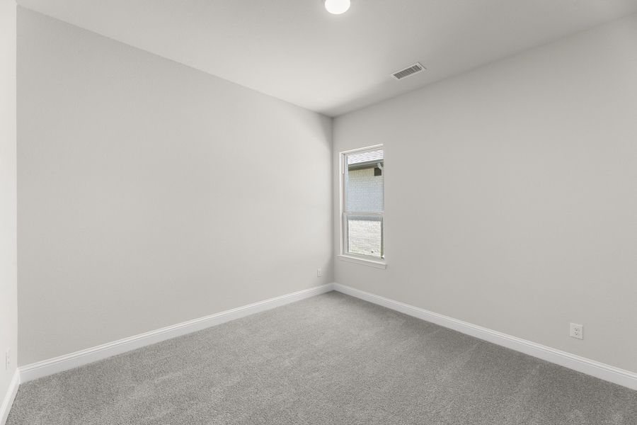 Spacious, unfurnished interior of a new home in Lake Shore Village, Rowlett (Image 16).