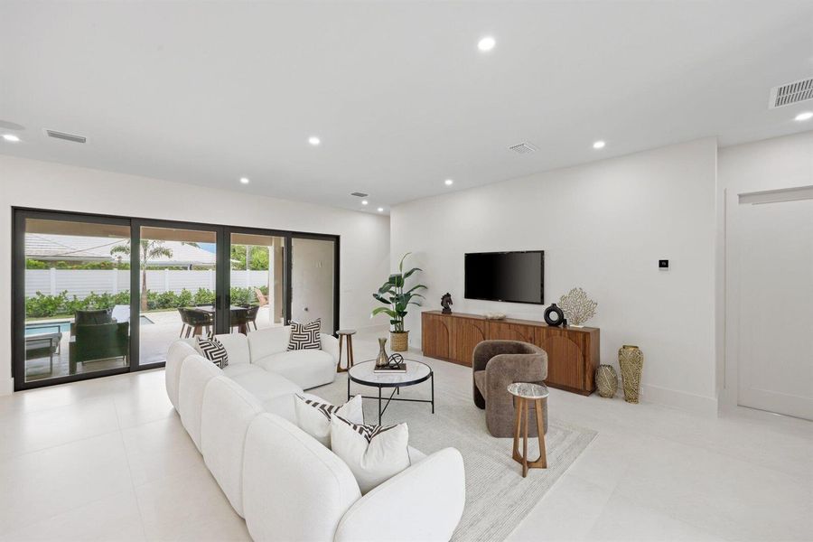 1160 Emerald Lane - 11.jpg-SMALL