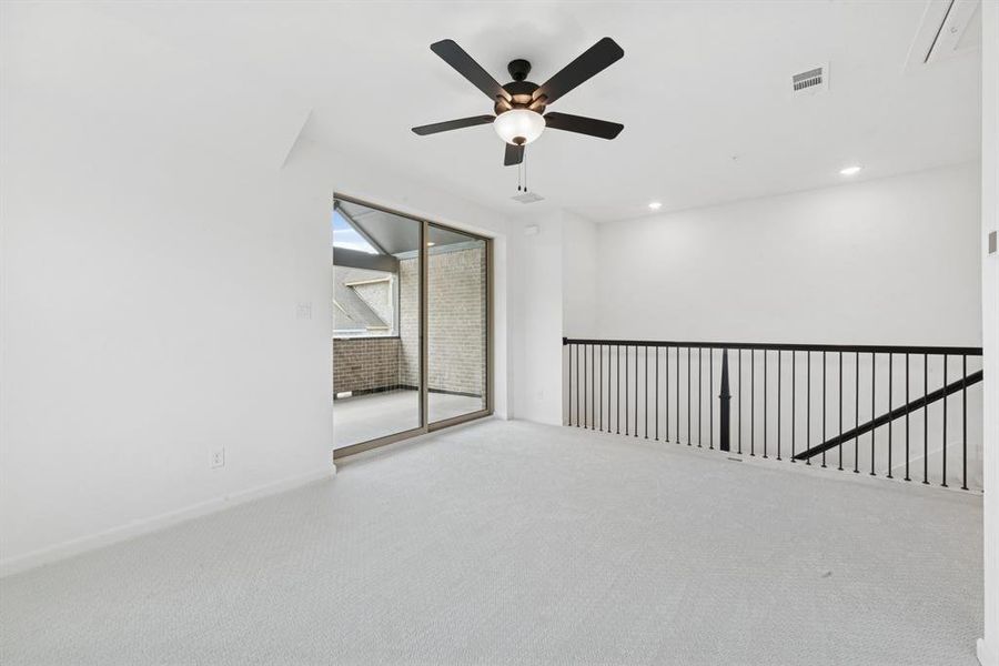 Spacious, unfurnished interior of a new home in Hillside at Las Colinas, Irving (Image 20).