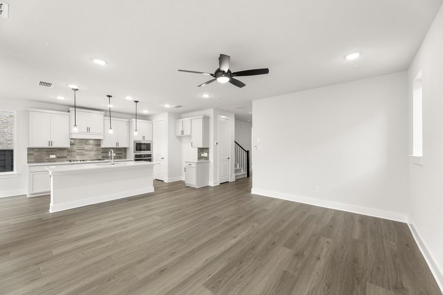 Spacious, unfurnished interior of a new home in Union Park, Little Elm (Image 21).