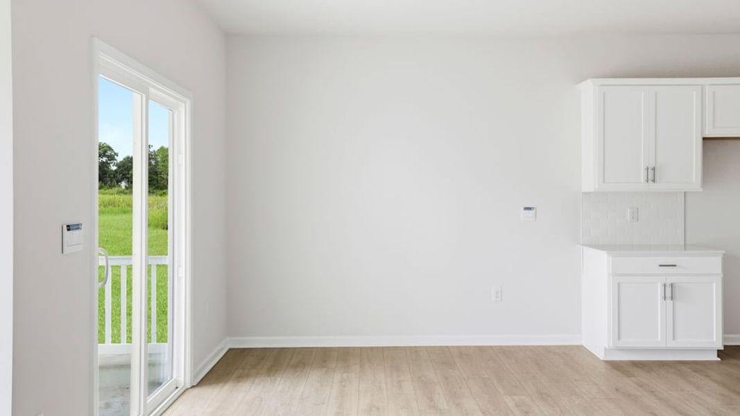 Spacious, unfurnished interior of a new home in Sherwood Gardens, Landrum (Image 24).