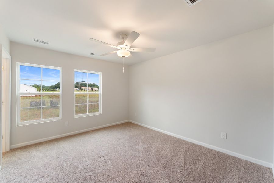 Spacious, unfurnished interior of a new home in Edwards Station, Taylors (Image 12).