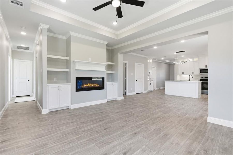 Spacious, unfurnished interior of a new home in , Tom Bean (Image 17).