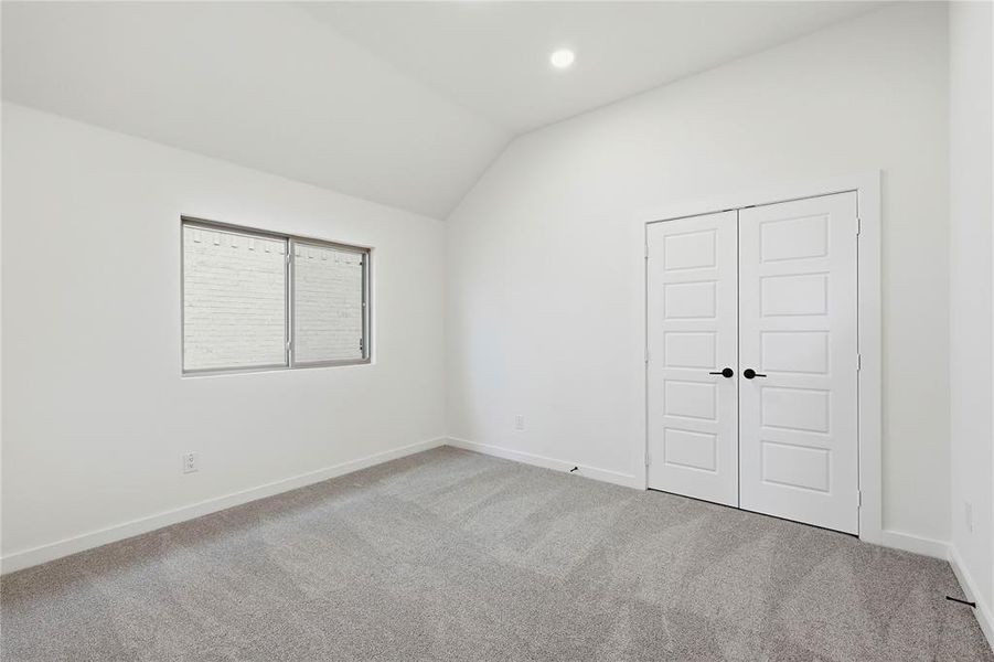 Spacious, unfurnished interior of a new home in Meadow Lakes, Fort Worth (Image 29).