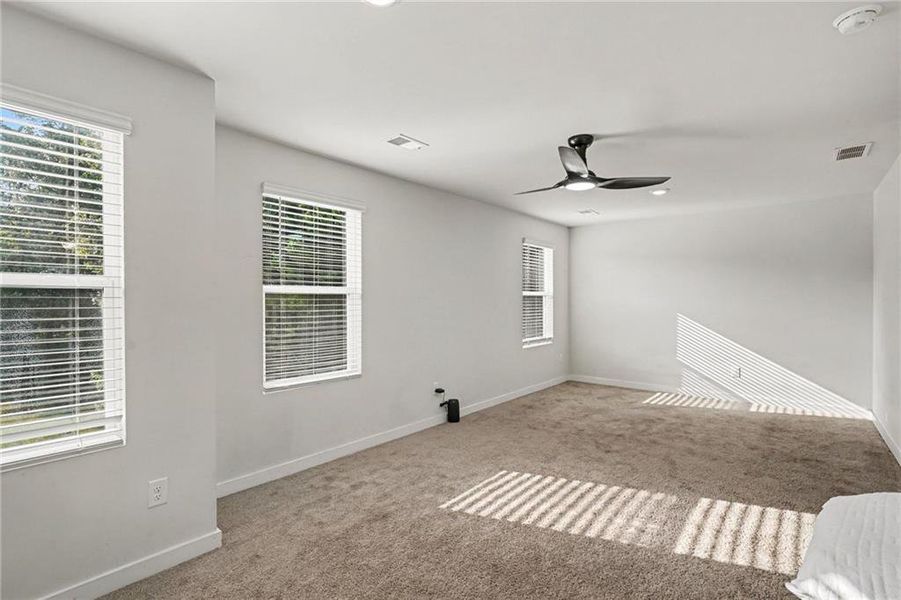 Spacious, unfurnished interior of a new home in Campground Crossing, McDonough (Image 31).